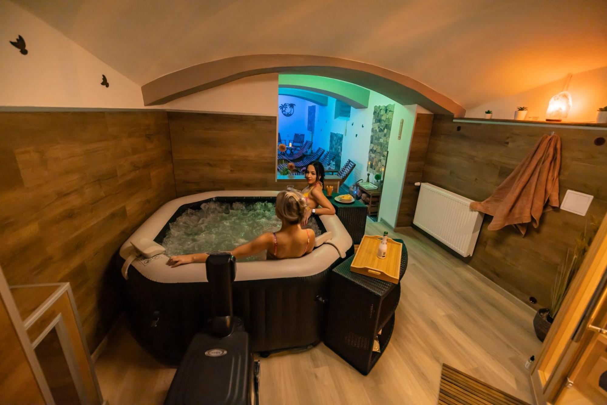 Apartmany Nezarka A Privatni Wellness Jindrichuv Hradec Εξωτερικό φωτογραφία